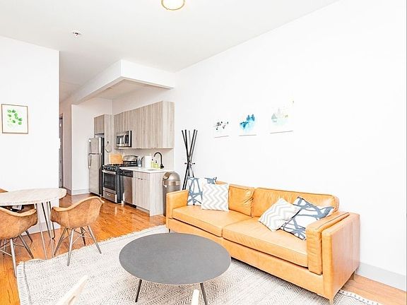 2nd image of 272 Chauncey St #2L