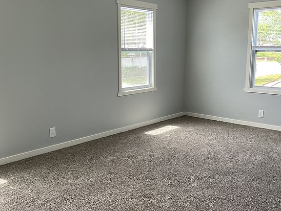 2nd image of 210 19th St NE #22