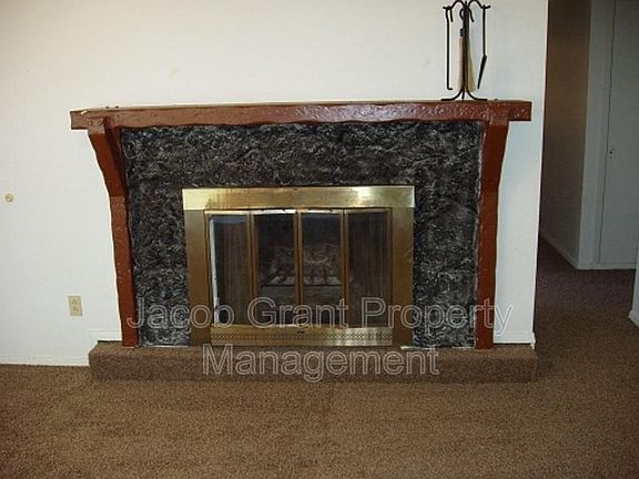 4th image of 965 N Boulevard 1