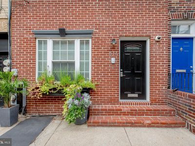 814 S 5th St, Philadelphia, PA, 19147