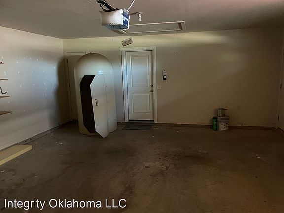 3rd image of 8321 NW 141st Cir