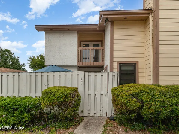 1302 W DEFENDER Court #1302, Jacksonville, FL 32233