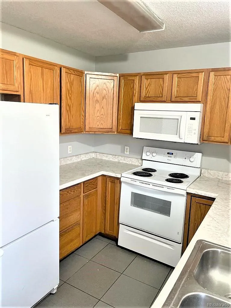 Studio, 1102 sqft, $1,950 — Photo 3