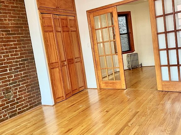 3rd image of 22 Saint Marks Pl APT 13