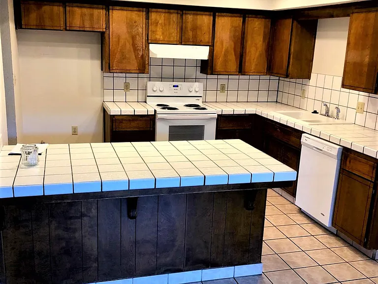 930 N Indiana St #1 — Photo 9