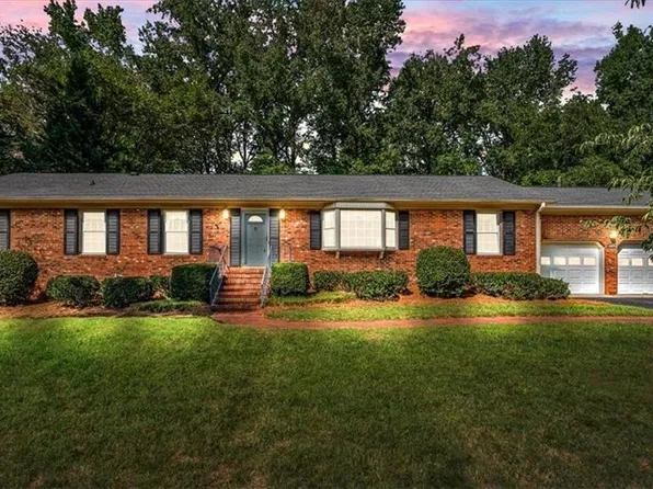 4503 Doncaster Dr, Greensboro, NC 27406