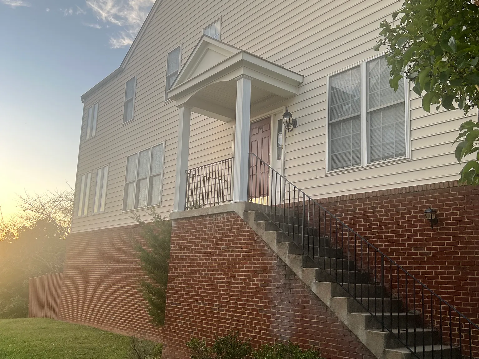 3 bed, 2944 sqft, $1,300 — Photo 4