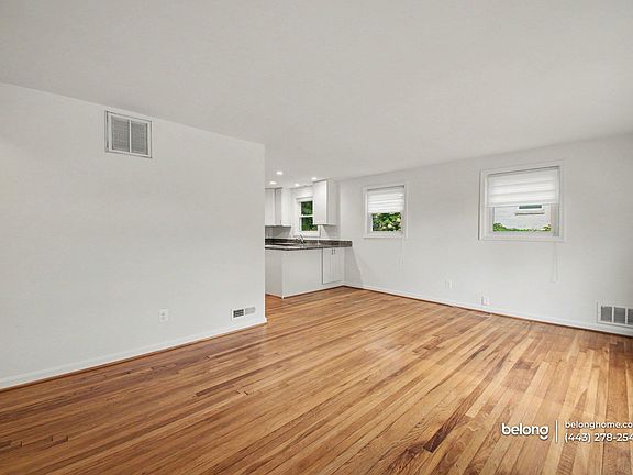 5th image of 12108 Foley St
