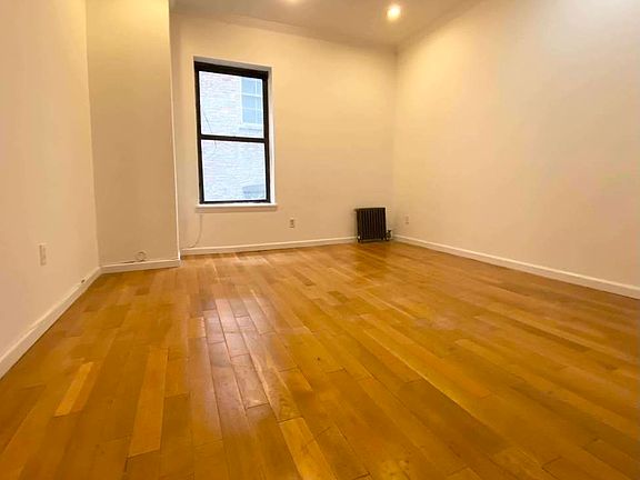2nd image of 238 E 14th St #3E