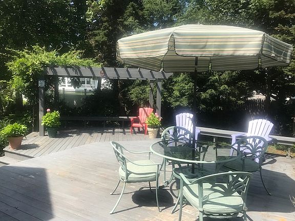 Enjoy the 2 tier deck 