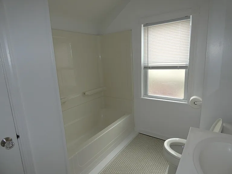 24307 Lexington Ave — Photo 12