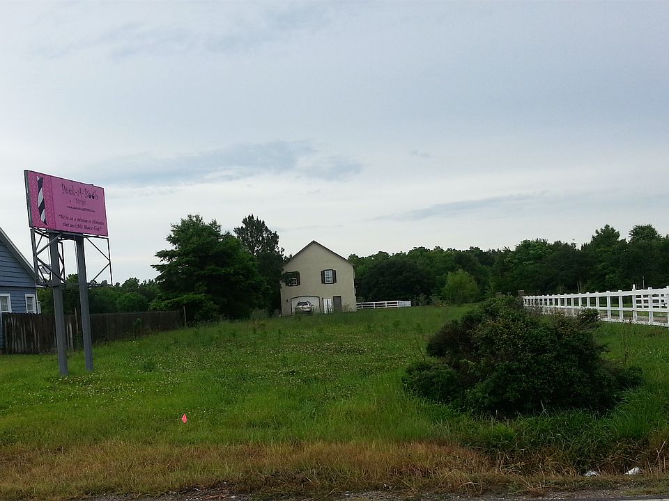 1st image of 2325 E Milton Ave