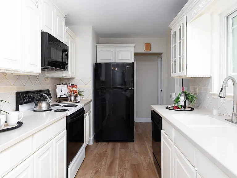 1495 Lamore Dr — Photo 8