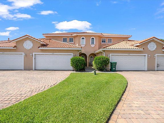 3rd image of 1255 Etruscan Way #106