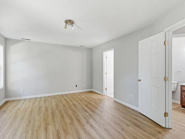 349 Clearlake Dr — Photo 15