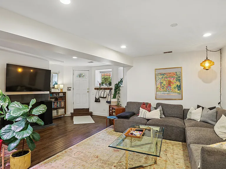 2212 N Sedgwick St #1 — Photo 5
