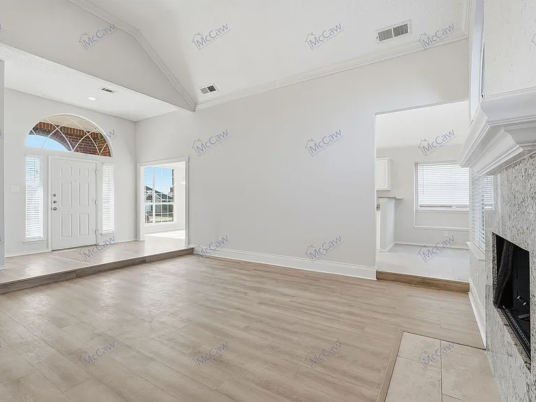 2314 Stillwater Dr — Photo 4
