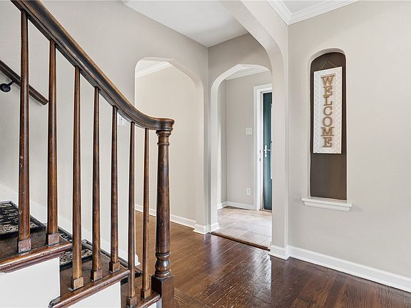 4th image of 106 Chartiers Ave