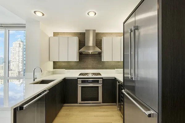 Sold by Level Group | media 7
