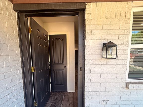 3rd image of 230 N Blackwelder Ave