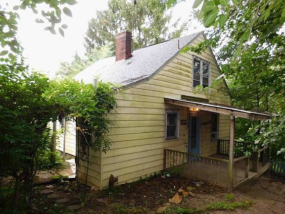3rd image of 437 Warwick Ave