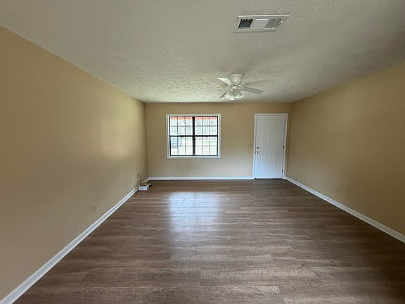 5th image of 800 Hairston Bend Rd