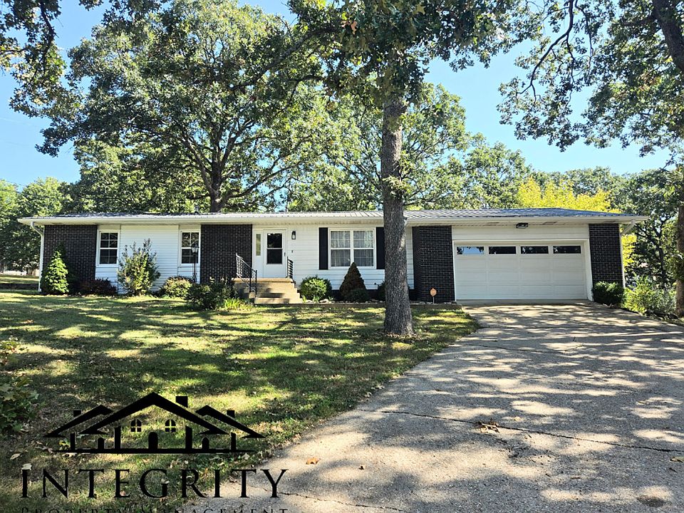 1st image of 8 Dogwood Dr