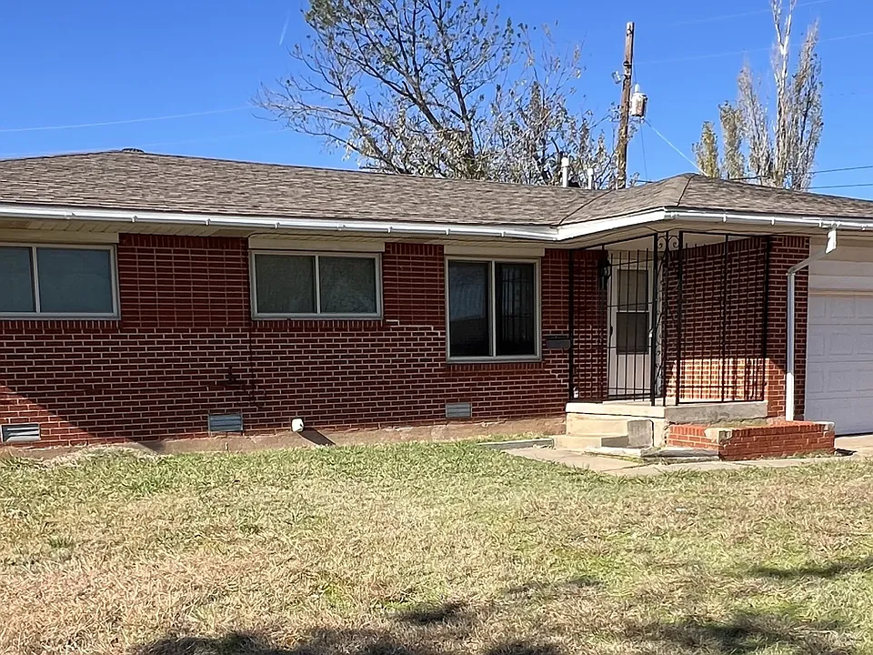 403 SW 45th St