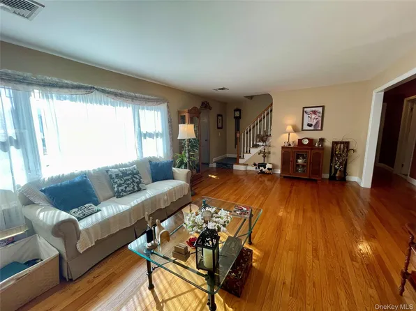 4 Sylvan Way, Suffern, NY 10901