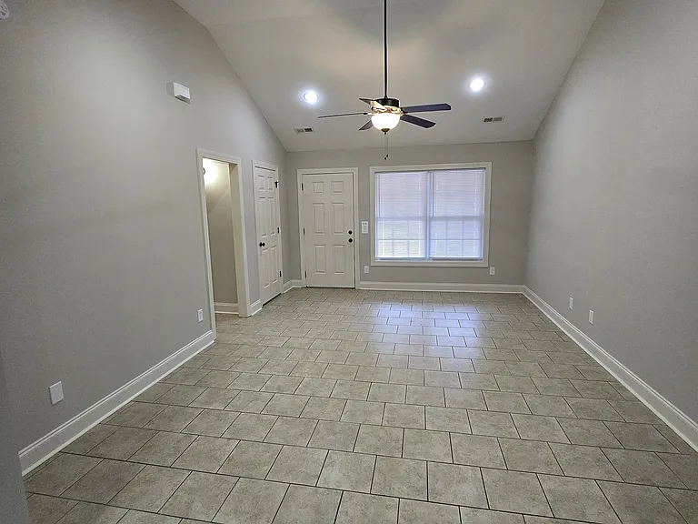 1419 Allies Ct — Photo 7