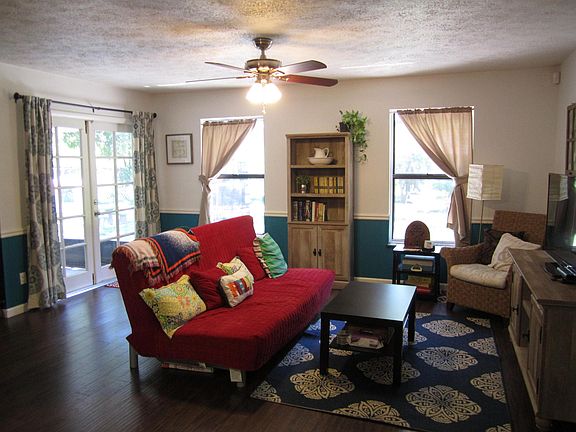 2nd image of 408 SE Seabreeze Lane