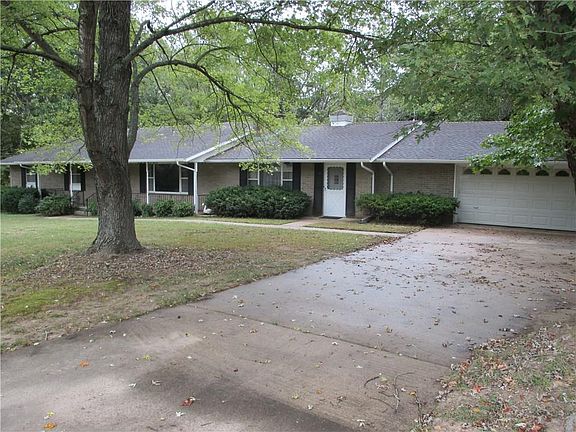 2nd image of 28 W Alton Cir
