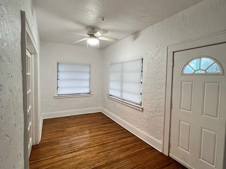 909 N B St — Photo 10