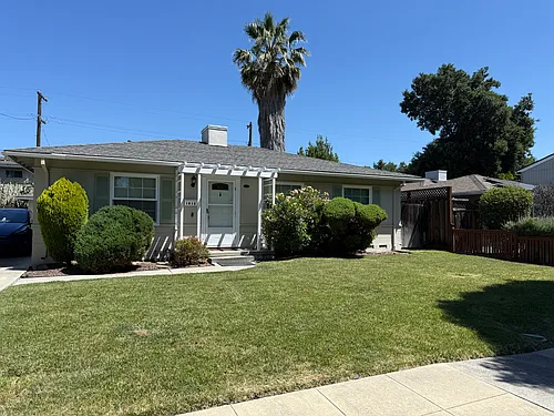 1915 Heatherdale Ave Photo 1