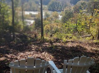 156 Bluff Ln, Harpers Ferry, WV 25425