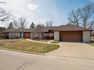 1126 Fairfield Rd, Glencoe, IL 60022