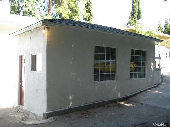 2nd image of 3308 Barham Blvd