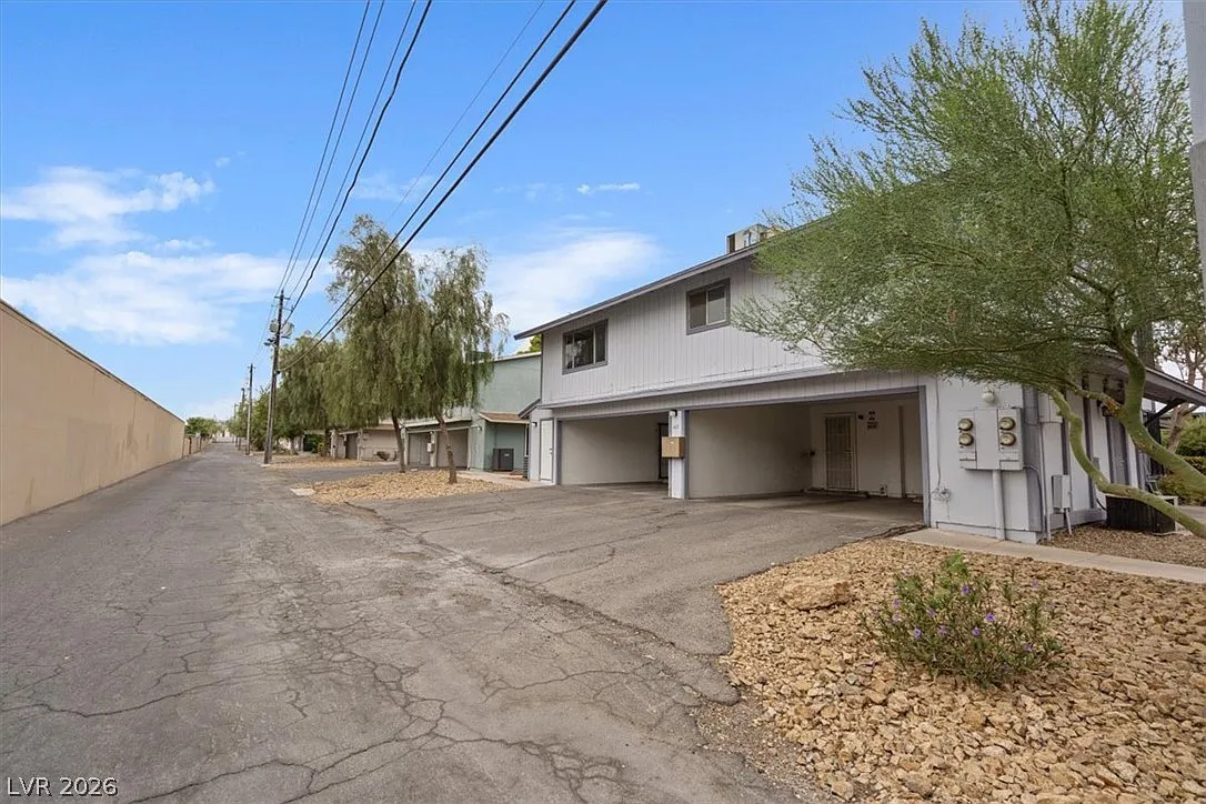 1417 Elizabeth Ave — Photo 3