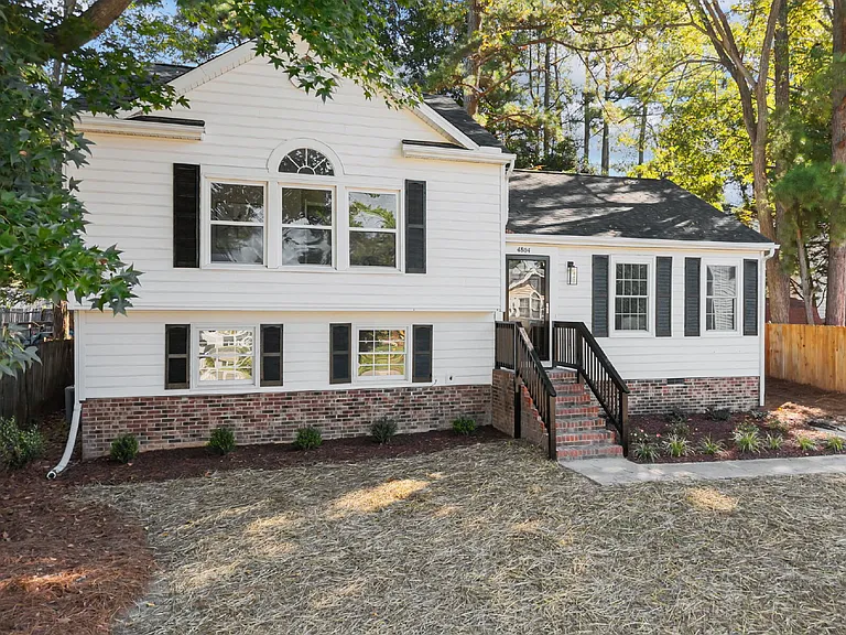 4804 Tolley Ct — Photo 2