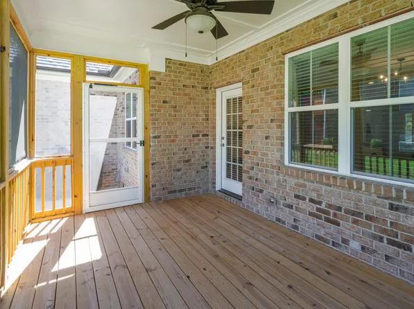 407 Eagle Ct, Henderson, NC 27536