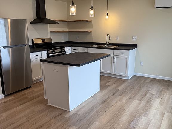 2nd image of 135 N 4th Ave #3