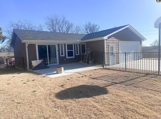 909 Iowa Ave, Pratt, KS 67124