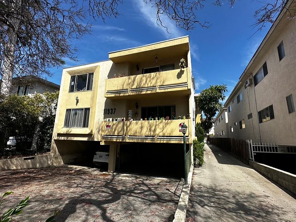 1st image of 11937 Kiowa Ave APT 6