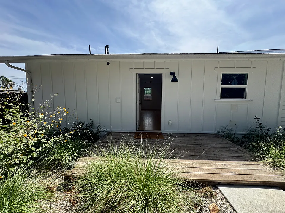 1944 Apex Ave