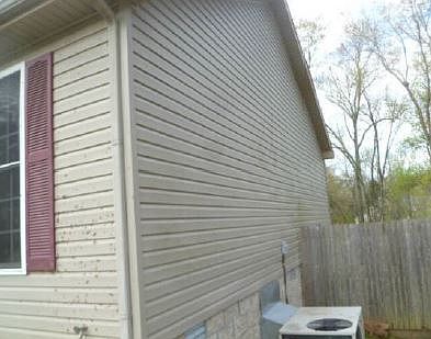 3rd image of 410 Hilltop Dr