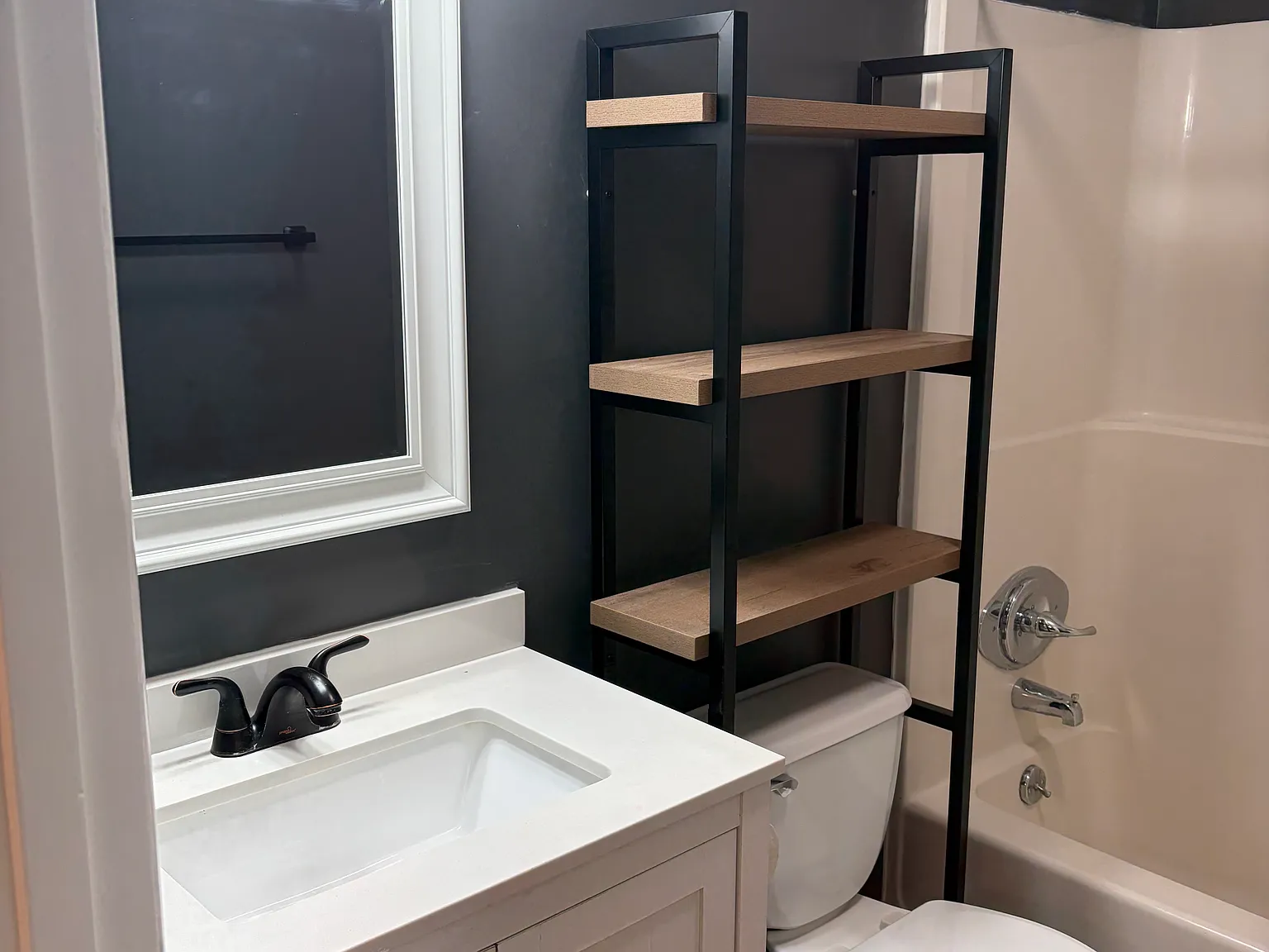 3 bed, 1100 sqft, $1,350 — Photo 4