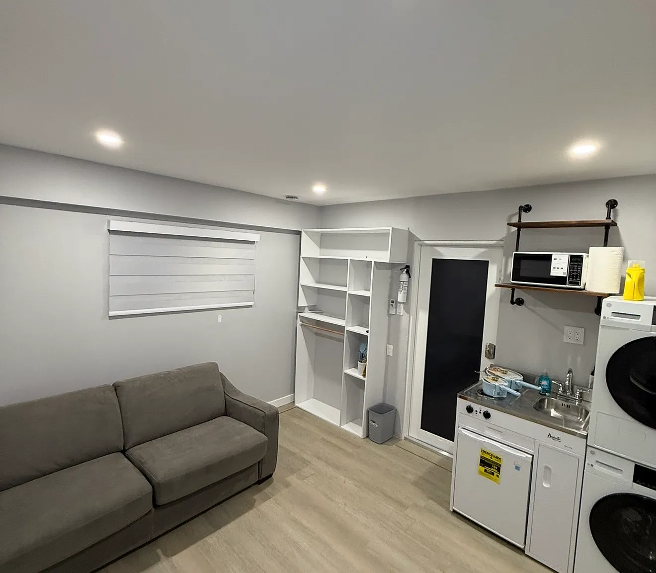 Studio, 700 sqft, $1,500 — Photo 1