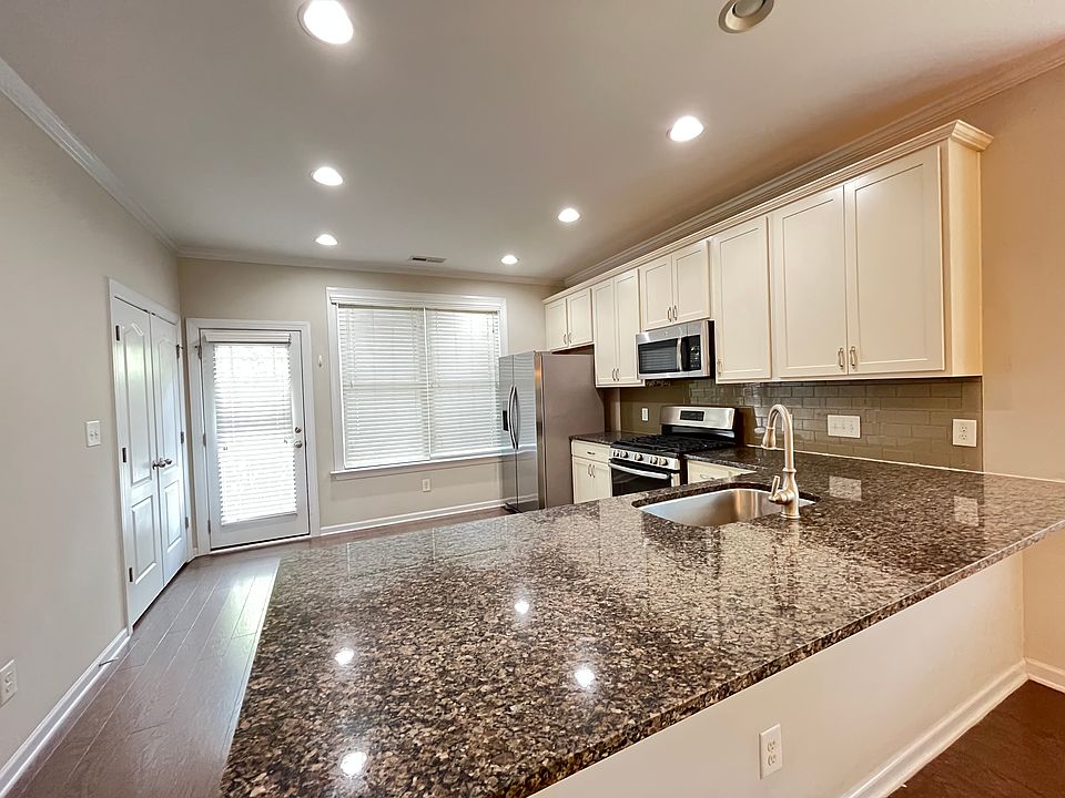 1st image of 500 Lena Cir