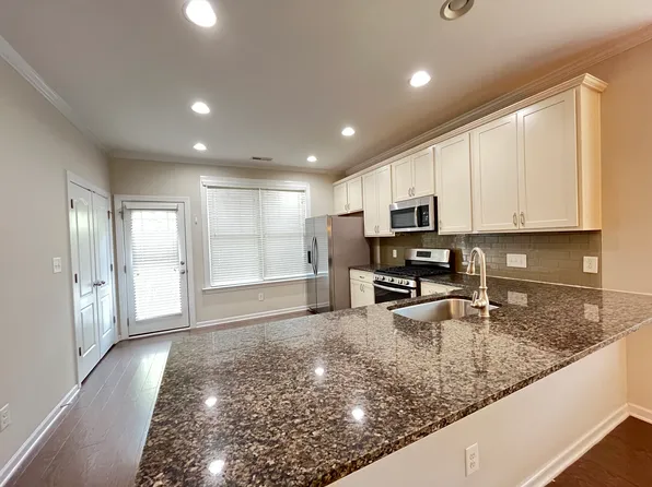 500 Lena Cir, Chapel Hill, NC 27516