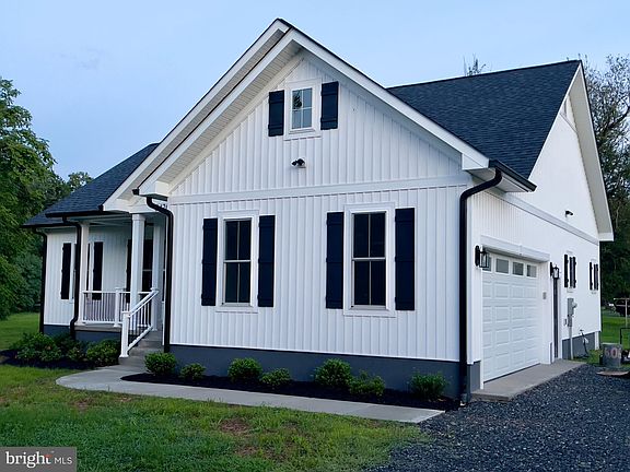 3rd image of 3420 Riverview Dr